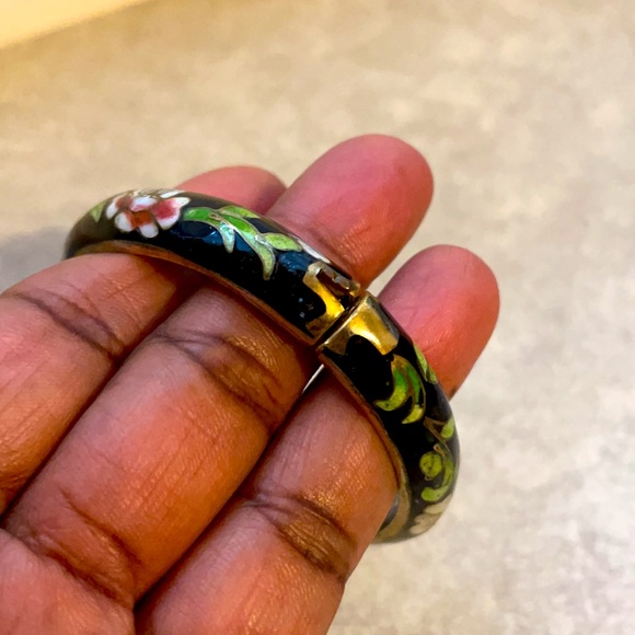 Vintage Cloisonné Brass Tone Slide Claps Hinged Oval Bracelet - Picture 4 of 9